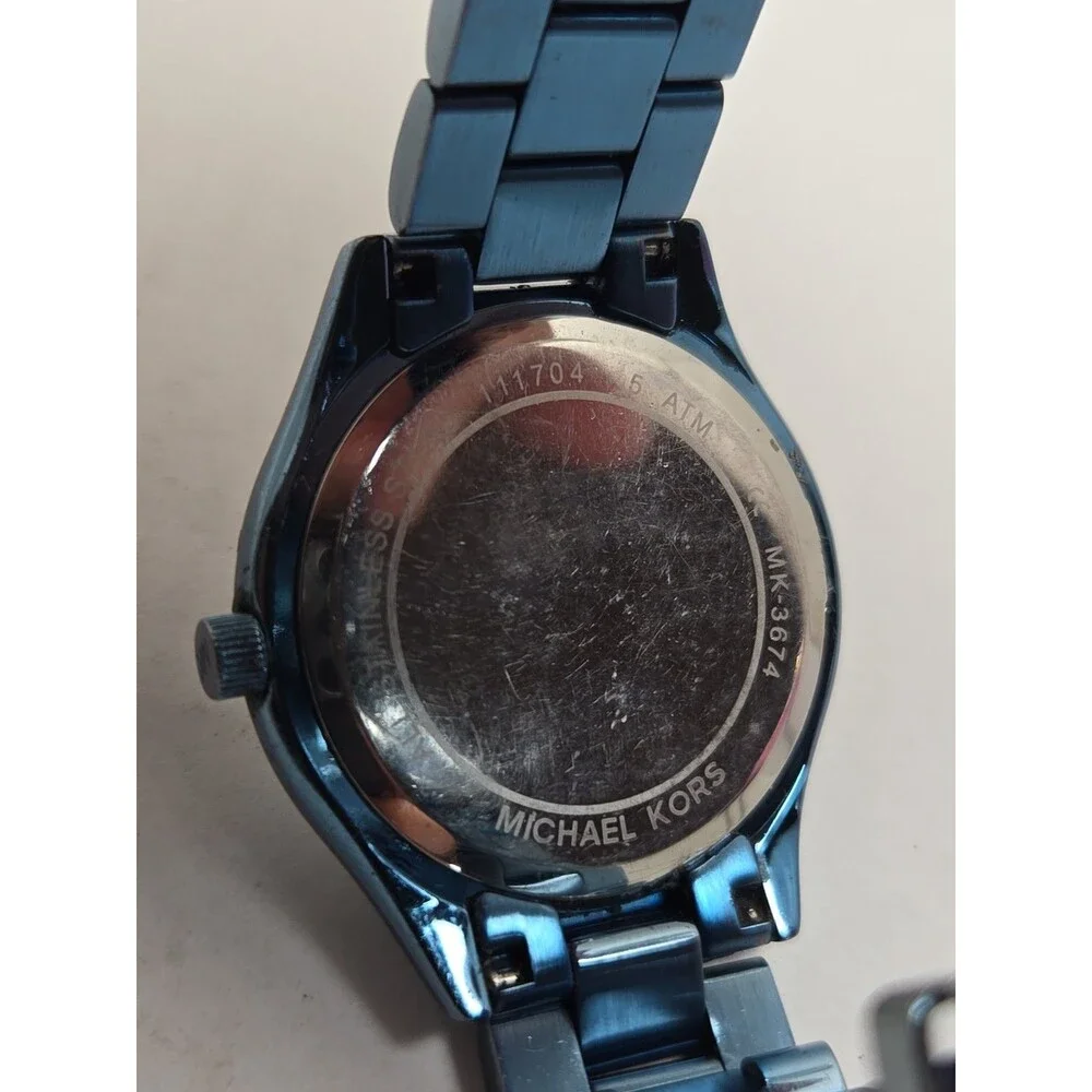 Michael Kors Runway Womens Blue Steel Silver Dial 34mm Quartz Watch New Battery